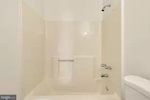 970 Central Hills Ln, Hyattsville, MD 20785 - Photo 30