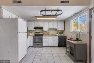 15700 Perkins Ln, Bowie, MD 20716 - Photo 4