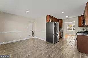 5109 Tyburn Ct, Temple Hills, MD 20748 - Photo 4