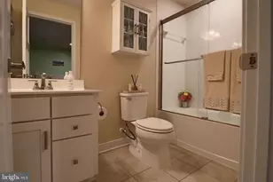 2412 Avondale Overlook Dr, Hyattsville, MD 20782 - Photo 4