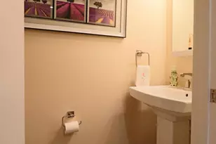 2412 Avondale Overlook Dr, Hyattsville, MD 20782 - Photo 10