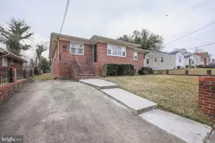 6515 Adak St, Capitol Heights, MD 20743 - Photo 2