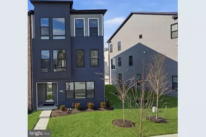 217 Summit Point Boulevard, Bowie, MD 20716 - Photo 2