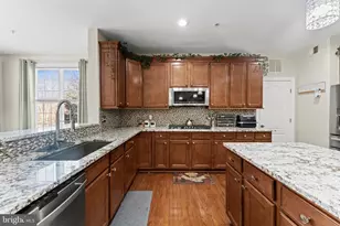 321 Radiant Ct, Upper Marlboro, MD 20774 - Photo 18