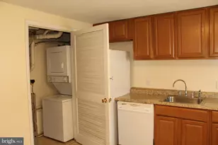 1769 Village Green Dr, Hyattsville, MD 20785 - Photo 4