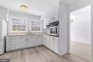 12202 Rustic Hill Dr, Bowie, MD 20715 - Photo 10