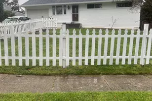 3 Lakecrest Cir, Greenbelt, MD 20770 - Photo 2