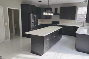 10011 Welshire Dr, Upper Marlboro, MD 20772 - Photo 2