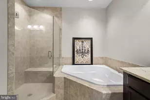 807 Admirals Way, Oxon Hill, MD 20745 - Photo 18