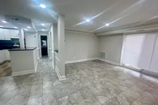 6018 Westchester Park Dr, College Park, MD 20740 - Photo 2