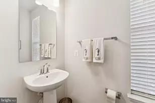 6025 Soho Wy, Hyattsville, MD 20782 - Photo 12