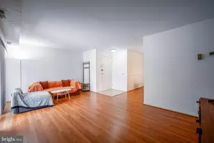 5976 Westchester Park Dr, College Park, MD 20740 - Photo 6