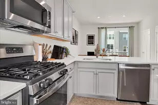 253 Garrett A Morgan Blvd, Hyattsville, MD 20785 - Photo 10