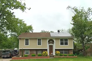 7302 Circle Dr E, Oxon Hill, MD 20745 - Photo 1