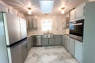 15717 Presswick Ln, Bowie, MD 20716 - Photo 2