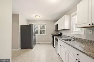 7712 Erica Ln, Laurel, MD 20707 - Photo 8