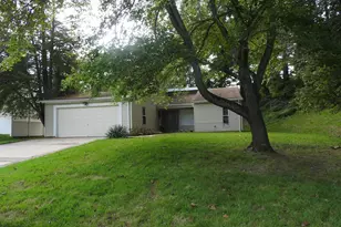 15531 Peach Walker Dr, Bowie, MD 20716 - Photo 2