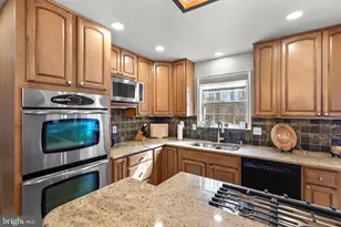 14221 Pleasant View Dr, Bowie, MD 20720 - Photo 10