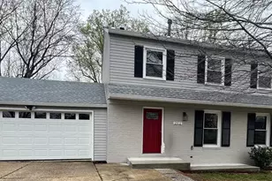 2102 Willowtree Ln, Temple Hills, MD 20748 - Photo 1