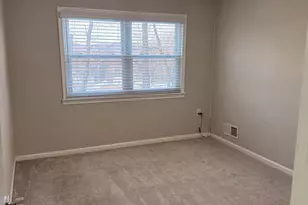 2102 Willowtree Ln, Temple Hills, MD 20748 - Photo 10