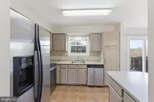 13606 Captain Marbury Ln, Upper Marlboro, MD 20772 - Photo 8