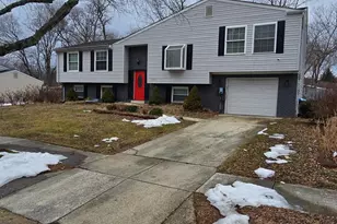 10508 Meadowridge Ln, Bowie, MD 20721 - Photo 2