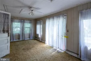12111 Daisy Ln, Glenn Dale, MD 20769 - Photo 16