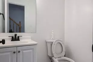 5605 Larson Ct, Capitol Heights, MD 20743 - Photo 4