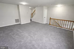 5605 Larson Ct, Capitol Heights, MD 20743 - Photo 2