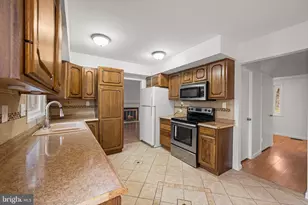 8904 Royal Ridge Ln, Laurel, MD 20708 - Photo 6