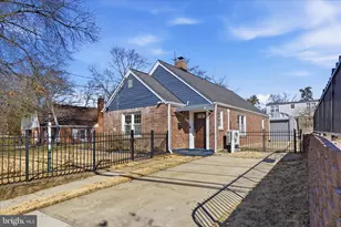 6714 Parkwood St, Hyattsville, MD 20784 - Photo 2