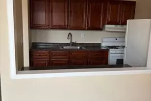 552 Wilson Bridge Dr, Oxon Hill, MD 20745 - Photo 10