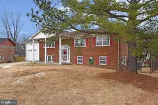 9804 Pamir Ct, Fort Washington, MD 20744 - Photo 2