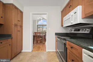 14210 Greenview Dr, Laurel, MD 20708 - Photo 10