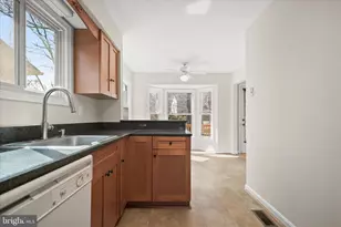 14210 Greenview Dr, Laurel, MD 20708 - Photo 12