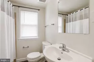 2512 Kent Village Dr, Landover, MD 20785 - Photo 14