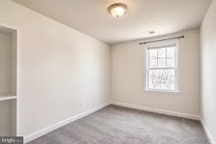 2512 Kent Village Dr, Landover, MD 20785 - Photo 10