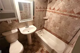 3928 Stone Gate Dr, Suitland, MD 20746 - Photo 2