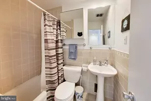 5946 Westchester Park Dr, College Park, MD 20740 - Photo 16