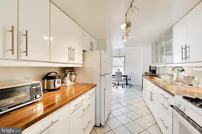 5946 Westchester Park Drive, College Park, MD 20740 - Photo 8