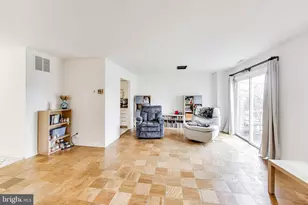 5946 Westchester Park Dr, College Park, MD 20740 - Photo 8