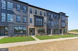 115 Smt Pt Blvd, Bowie, MD 20716 - Photo 2