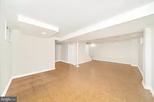 8300 Larchwood St, Hyattsville, MD 20784 - Photo 38