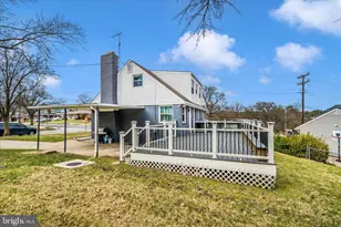 8300 Larchwood St, Hyattsville, MD 20784 - Photo 48