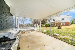8300 Larchwood St, Hyattsville, MD 20784 - Photo 52