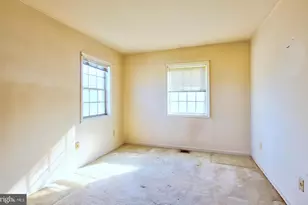 7856 Lakecrest Dr, Greenbelt, MD 20770 - Photo 12