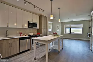 145 Riverhaven Dr, Oxon Hill, MD 20745 - Photo 2