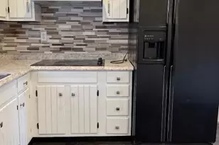 5905 Mustang Dr, Riverdale, MD 20737 - Photo 2