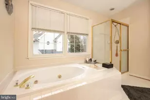 16000 Pennsbury Dr, Bowie, MD 20716 - Photo 20