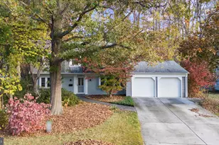 15808 Plainview Ln, Bowie, MD 20716 - Photo 2